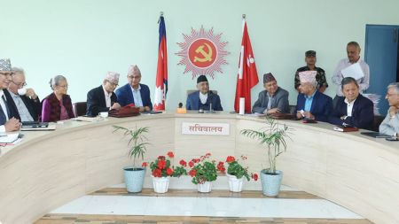 महाधिवेशनको पूर्वसन्ध्यामा एमाले सचिवालय बैठक: आन्तरिक शक्ति सन्तुलनमा चासो