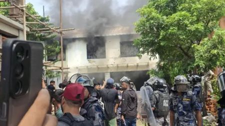 धनगढीमा देउवा निवासमाथि आक्रमण, परिवार सुरक्षित र स्थिति नियन्त्रणमा