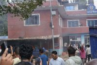 गौशाला प्रहरी वृत्तमा आगजनी, प्रहरी सुरक्षित स्थानतर्फ सरे