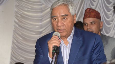 कांग्रेस सभापति शेरबहादुर देउवाको गर्धनमा १२ टाँका लगाइयो!