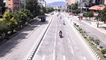 दसैँका लागि राजधानीबाट ५ लाखभन्दा बढी बाहिरिए, सडकमा सवारी चाप ५० प्रतिशतसम्म घट्यो!