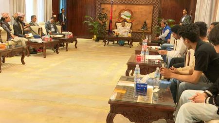 प्रधानमन्त्री सुशीला कार्कीद्वारा ११ दलसँग निर्वाचनबारे औपचारिक संवाद सुरु