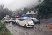 वर्षाका कारण बिपी राजमार्ग अवरुद्ध, यात्रुहरू बीच त्रास
